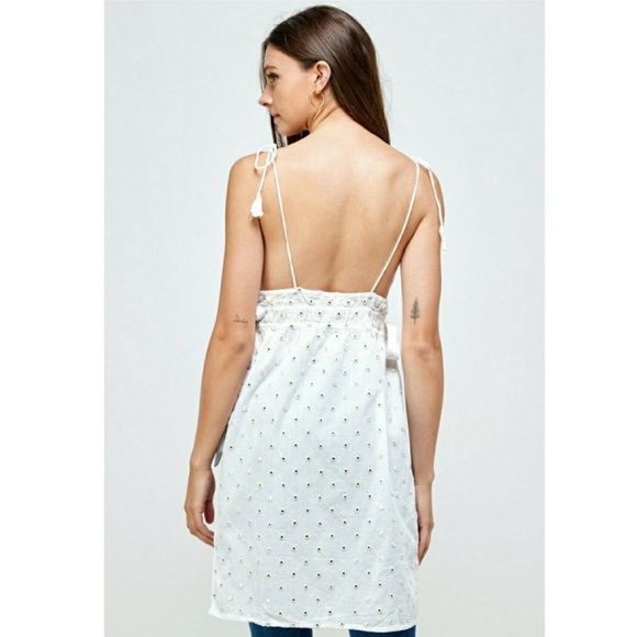 En Crème Eyelet Top - Picture 3 of 7